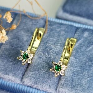 flower shape latch back emerald diamond earrings in sterling silver